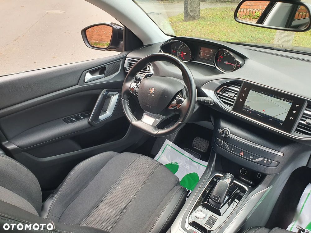 Peugeot 308 1.2 PureTech Allure S&S EAT8 - 10