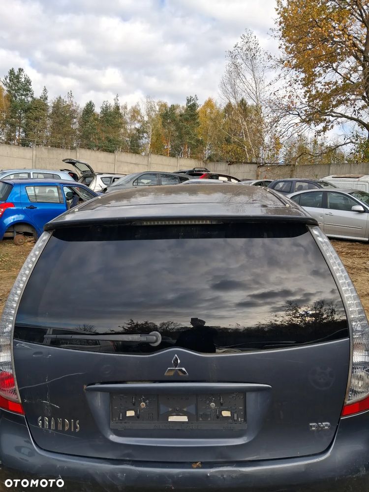 Mitsubishi grandis 06 klapa bagaznika A72A - 4