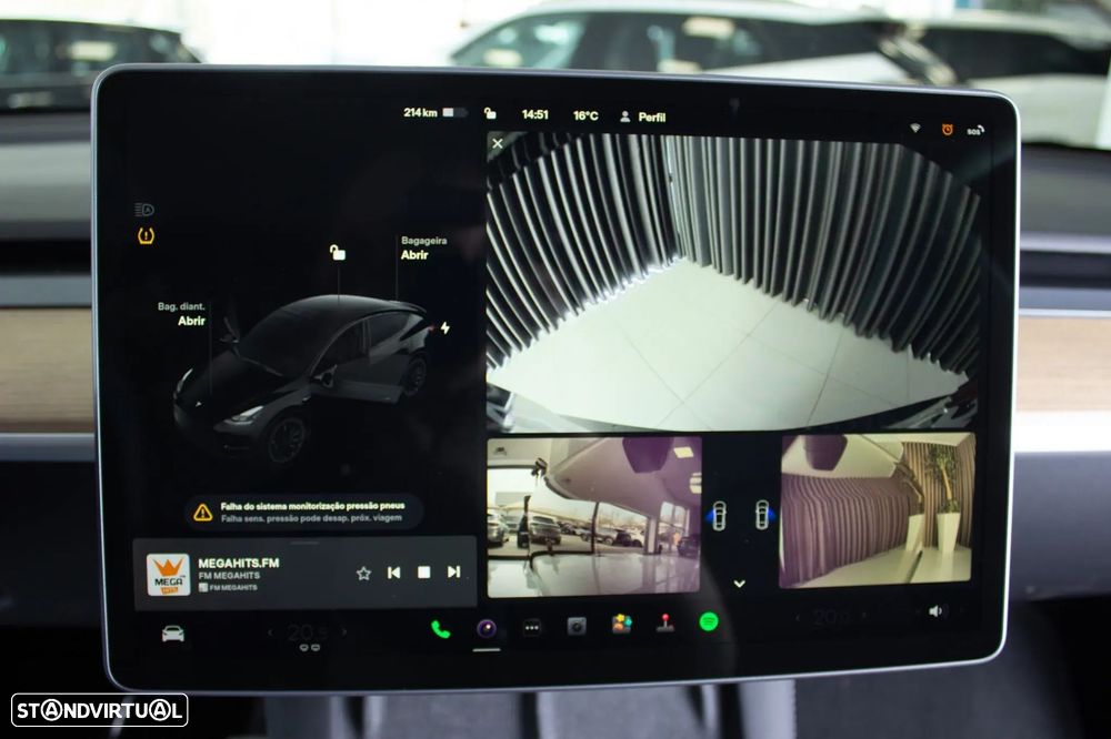 Tesla Model Y Performance Dual Motor AWD - 19