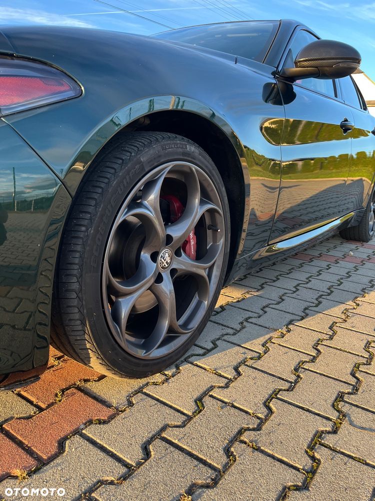 Alfa Romeo Giulia 2.0 Turbo 16V AT8-Q4 Veloce Ti - 12