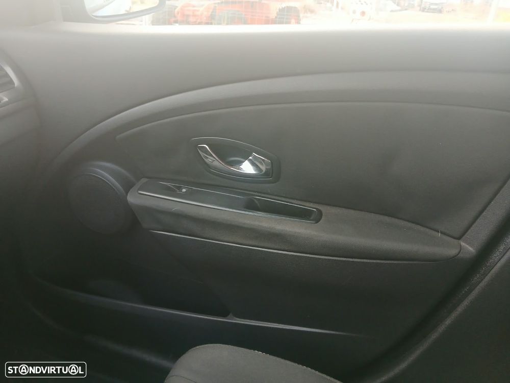 Renault Mégane Sport Tourer 1.5 dCi Dynamique S SS - 23