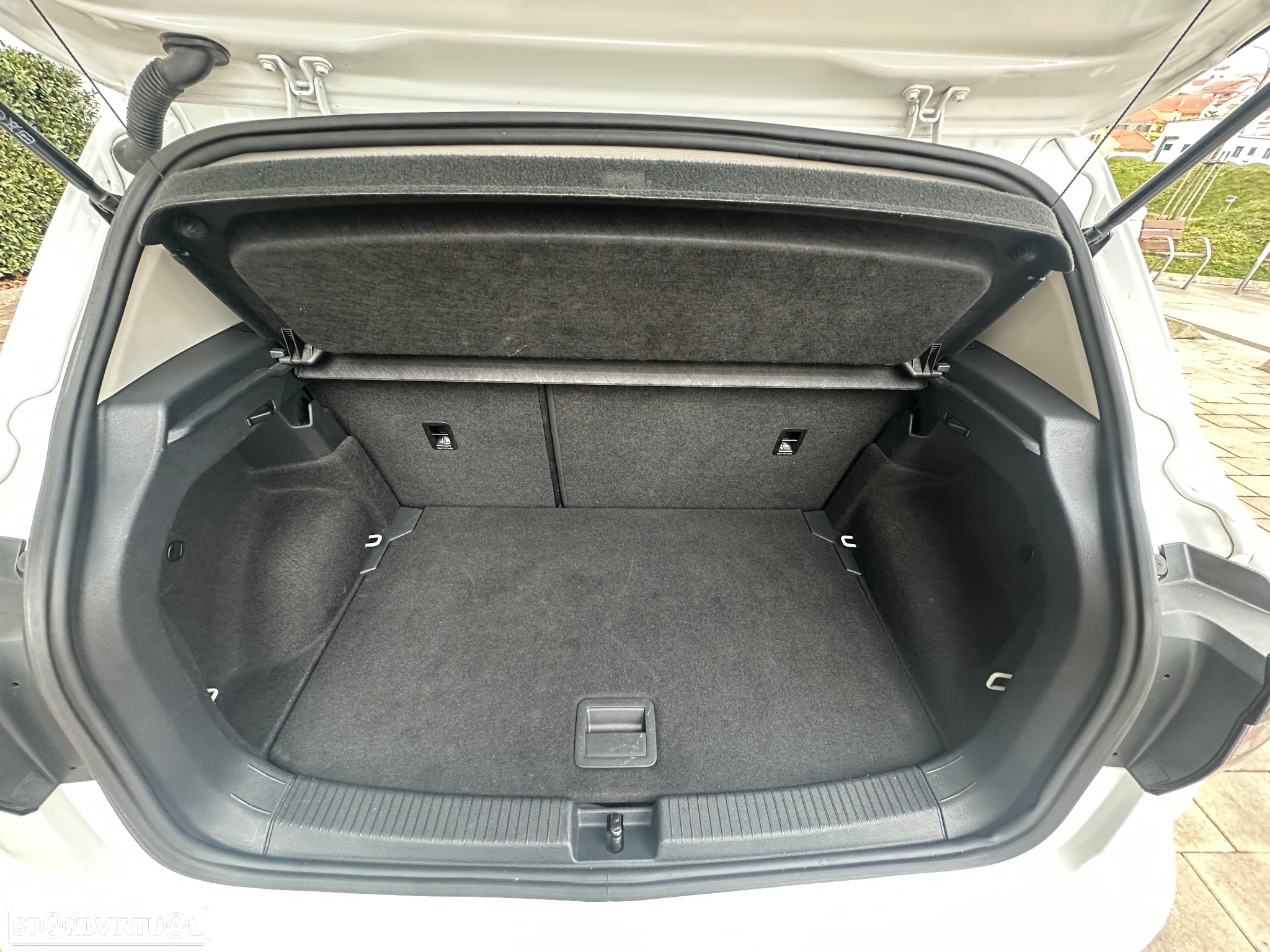 VW T-Cross 1.0 TSI Conceptline - 44