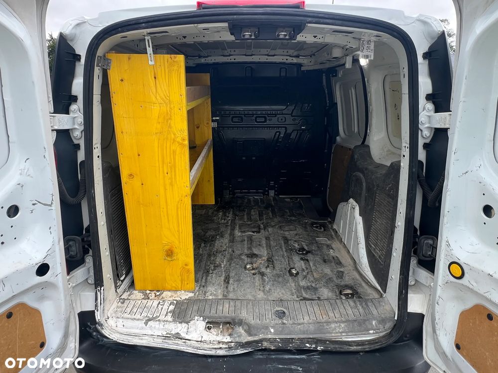 Ford Transit Connect - 19