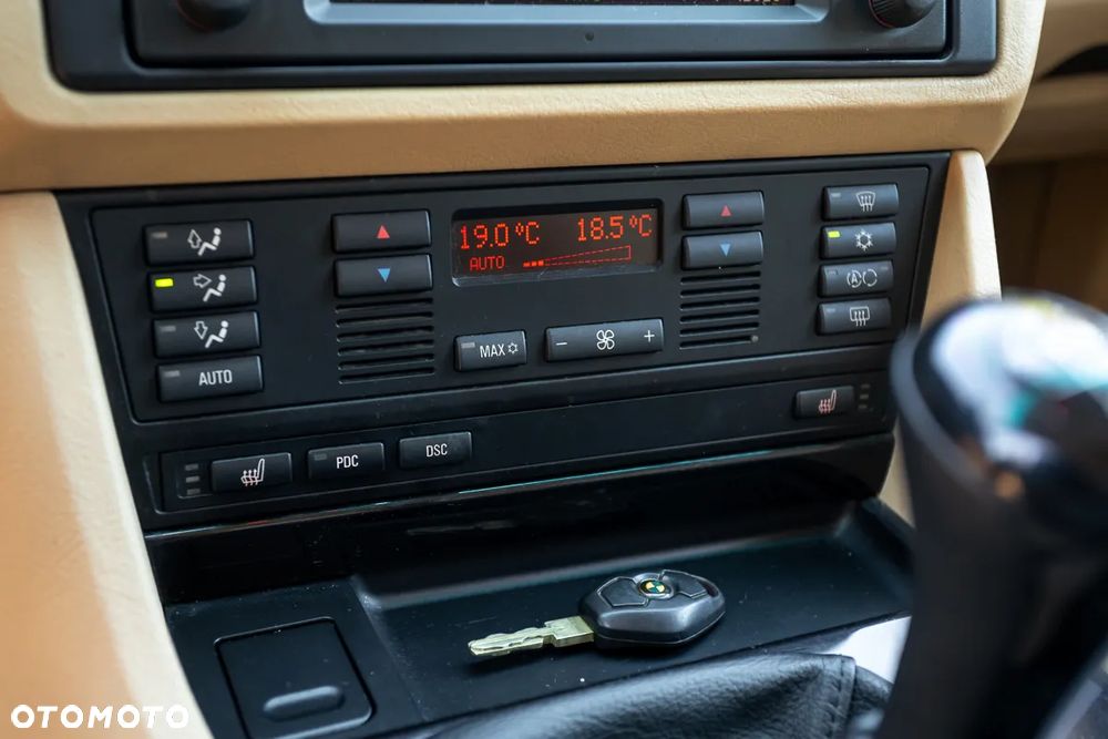 BMW Seria 5 525d Touring - 24