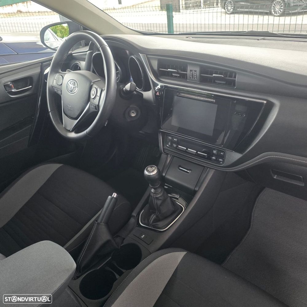 Toyota Auris 1.4 D-4D Comfort+Pack Sport - 30