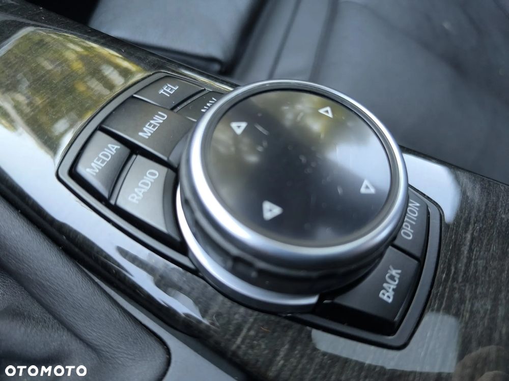 BMW Seria 3 335i xDrive Edition Sport - 26