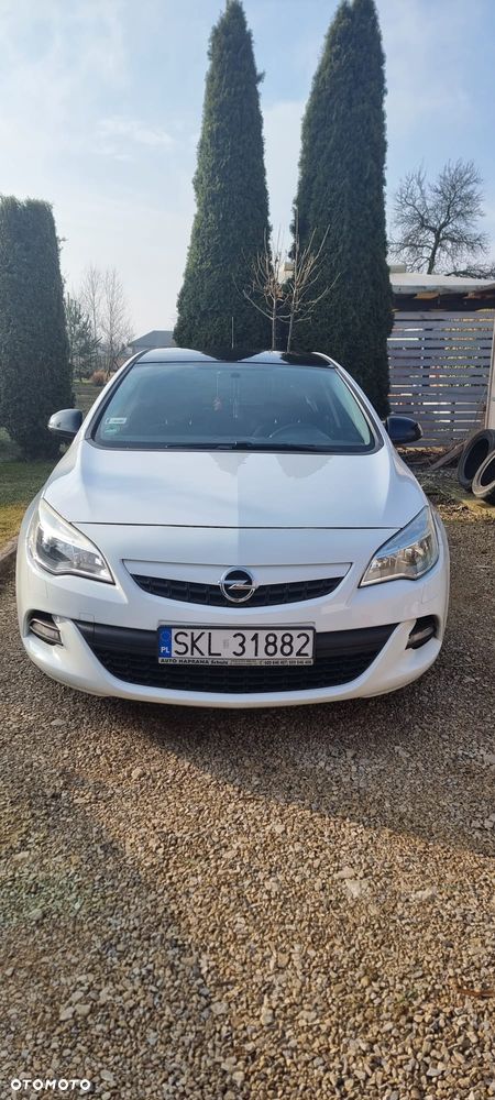 Opel Astra 2012 photo 2
