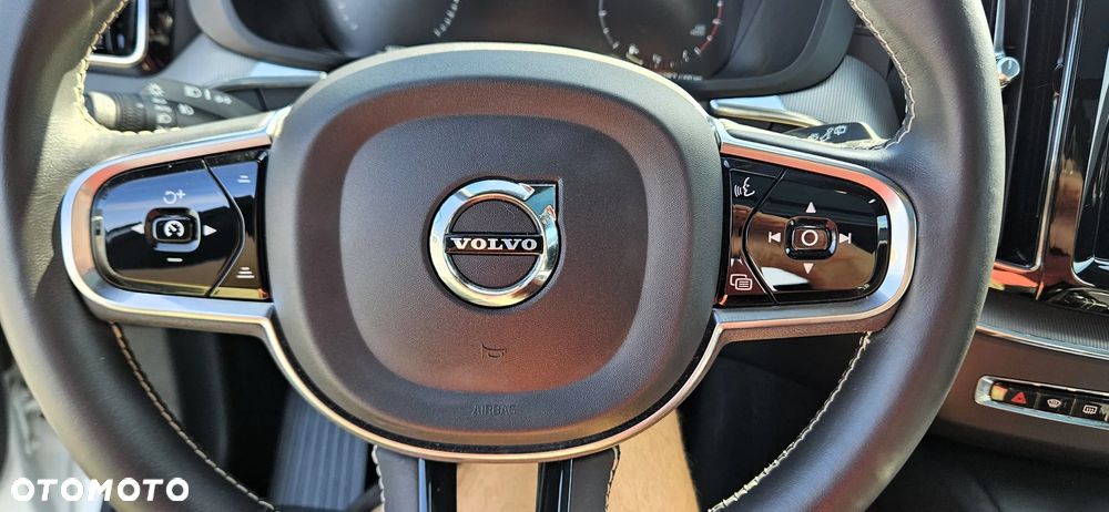 Volvo XC 60 B4 B R-Design - 22