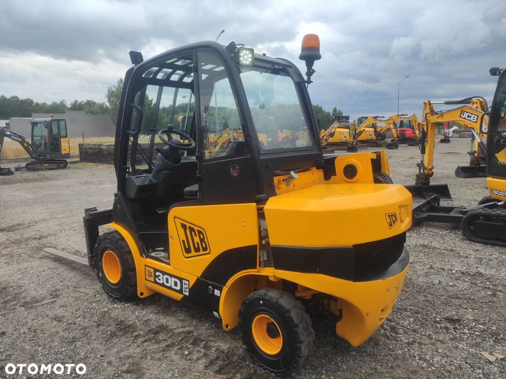JCB TLT 30D teleskopowy  3 tony przesuw boczny wideł - 4