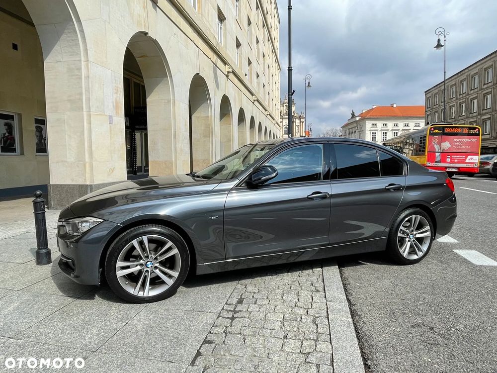 BMW Seria 3 320d Sport Line - 34