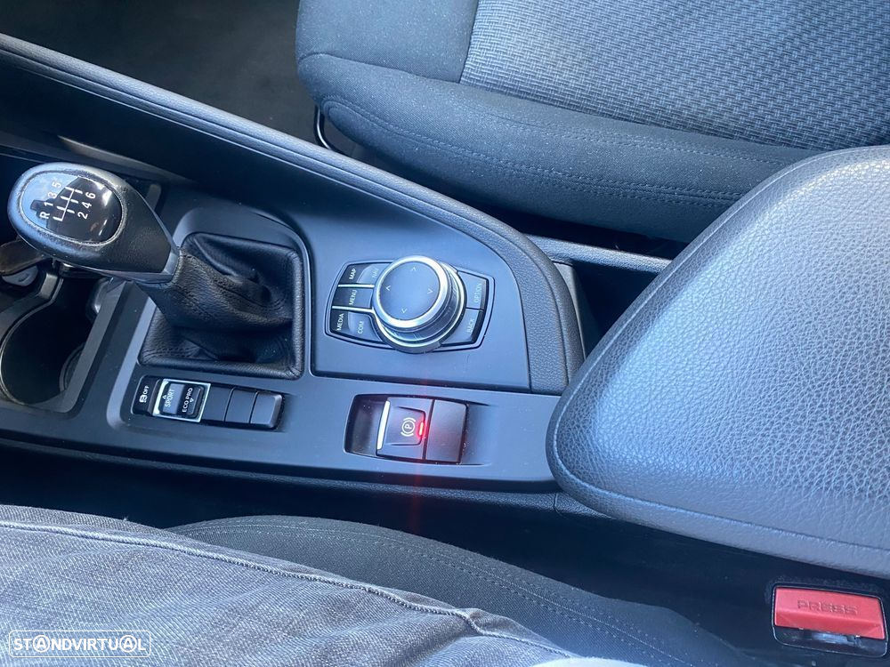 BMW X1 18 i sDrive - 17