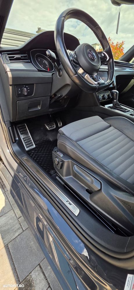 Volkswagen Passat 2.0 TDI DSG Comfortline - 26