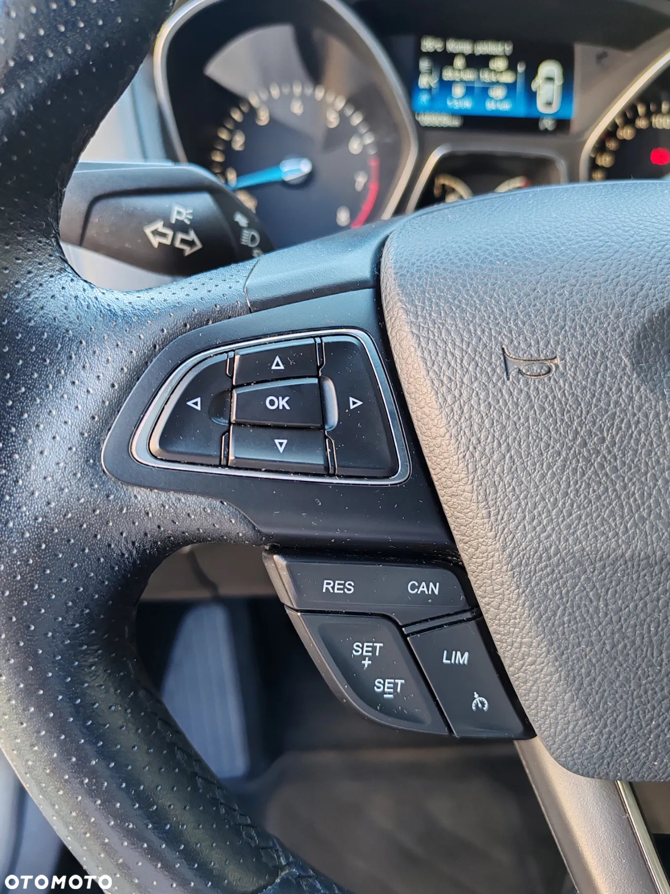 Ford Focus 1.5 EcoBoost ST-Line Business - 25