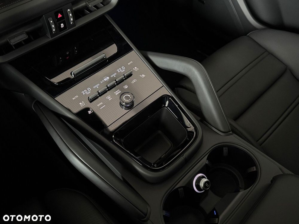 Porsche Cayenne - 23