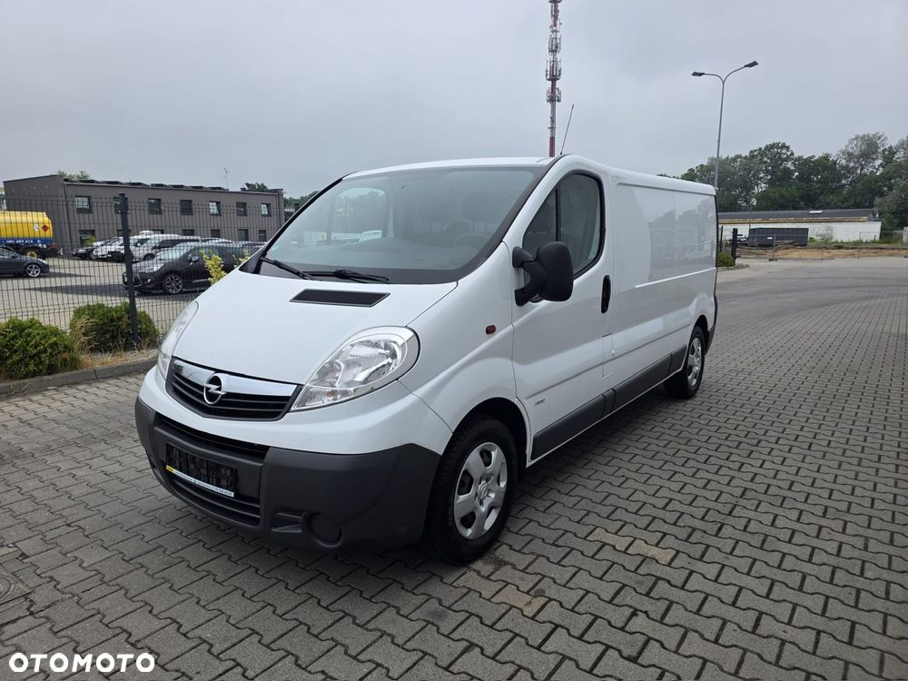 Opel Vivaro - 1