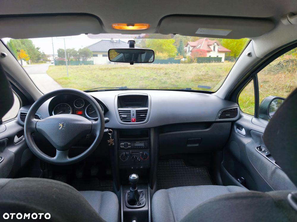 Peugeot 207 - 3