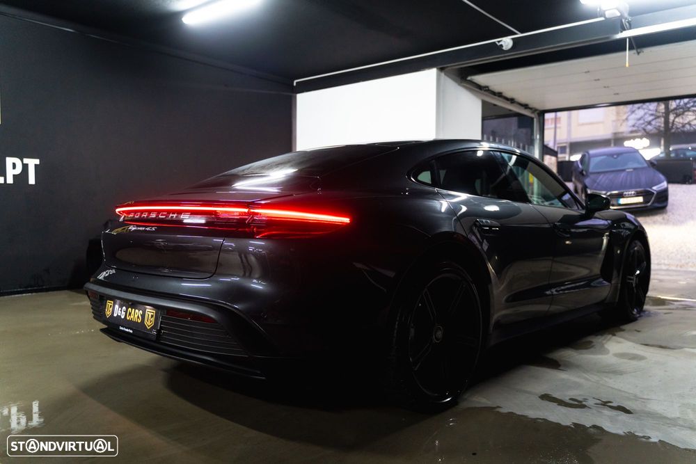 Porsche Taycan 4S - 26