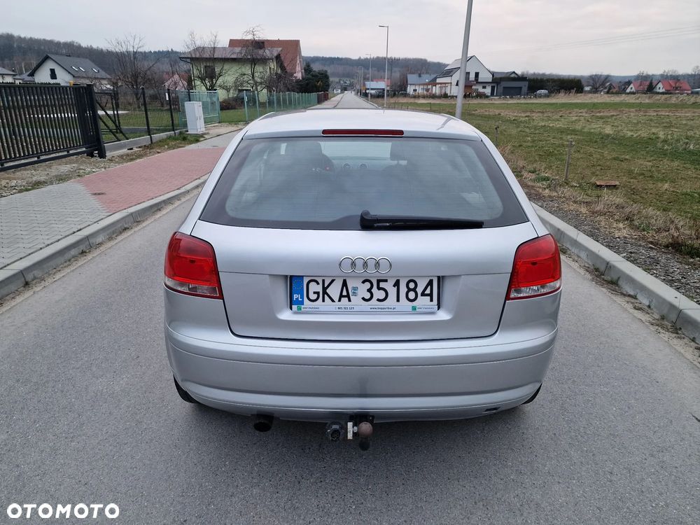 Audi A3 3-drzwiowe 1.6 Ambition - 12
