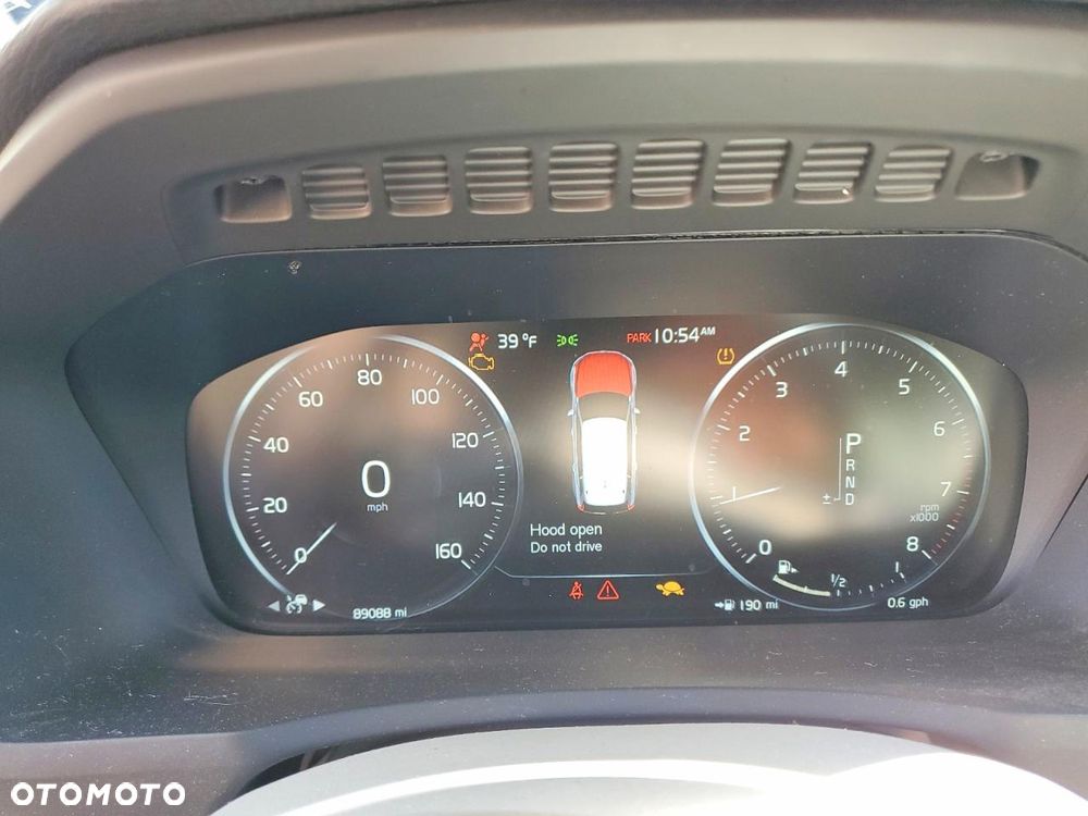 Volvo XC 90 - 9