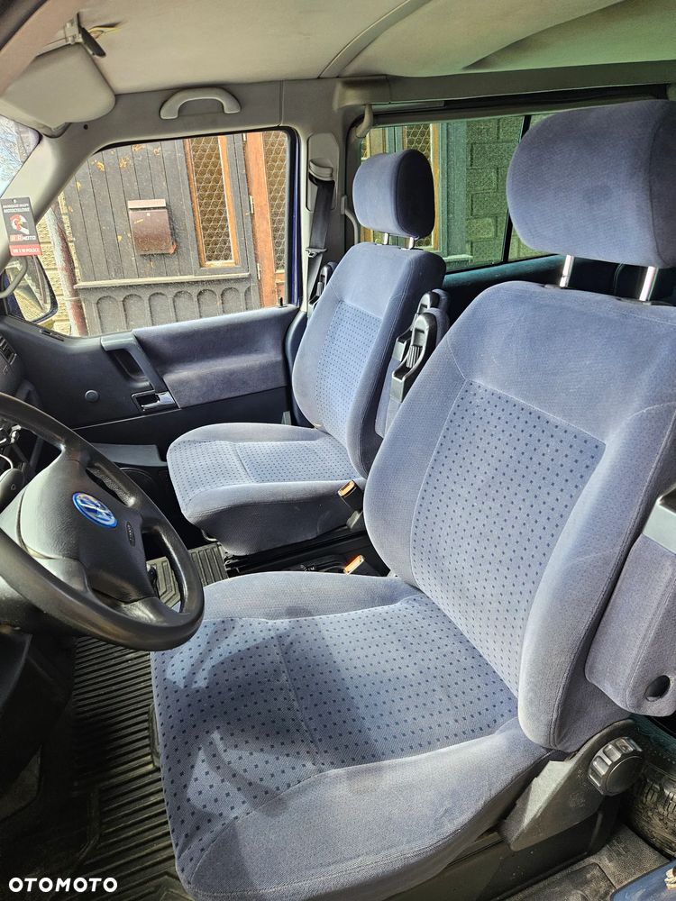 Volkswagen Caravelle - 5