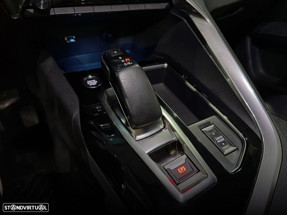Peugeot 3008 1.6 Hybrid Allure e-EAT8 - 28
