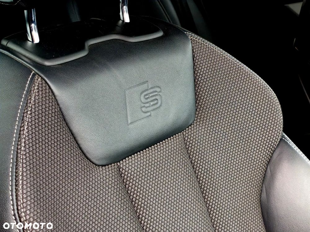 Audi A4 Avant 40 TDI S tronic S line - 14