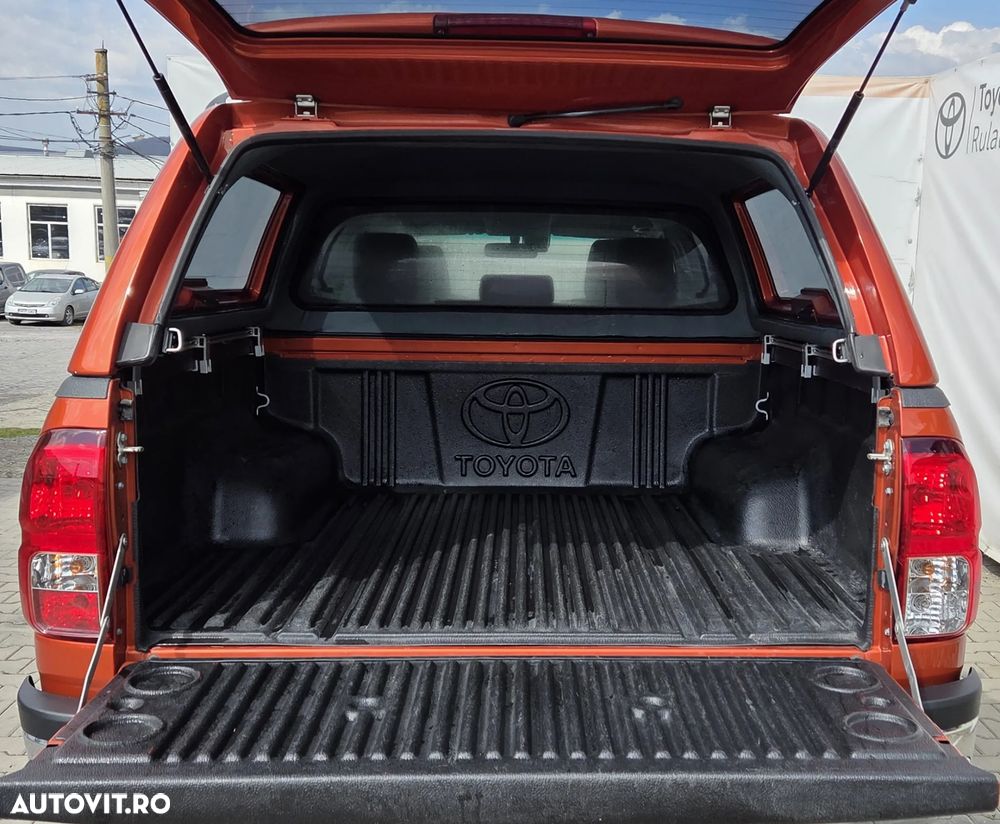 Toyota Hilux 4x4 Double Cab A/T Invincible - 12