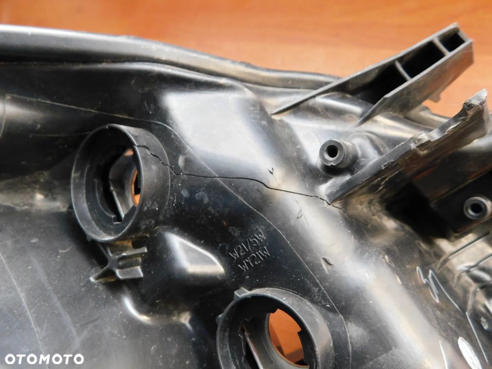 lampa lewa przód TOYOTA YARIS III LIFT FL  EUROPA - 10