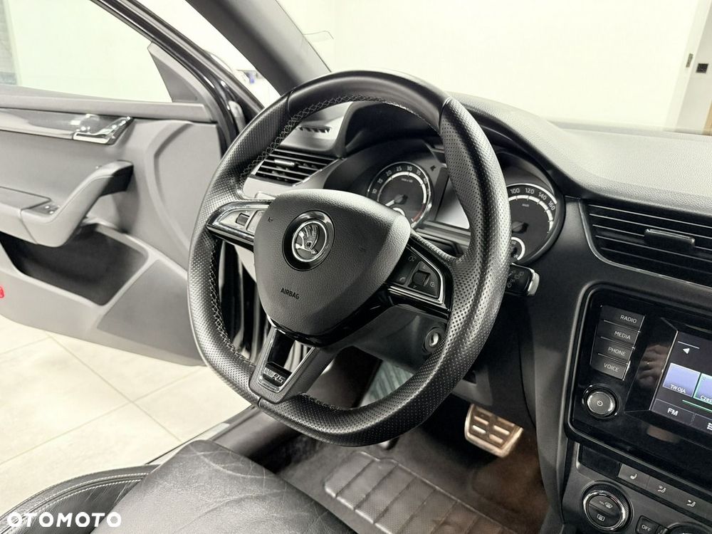 Skoda Octavia 2.0 TDI RS DSG - 24