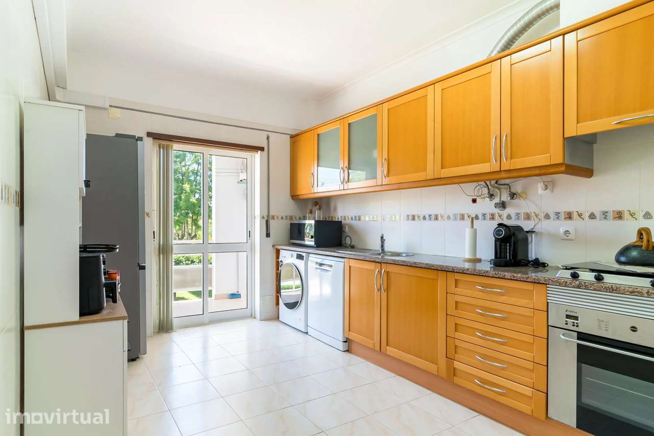 Apartamento T2 mobilado com varanda em Sesimbra - Grande imagem: 5/15