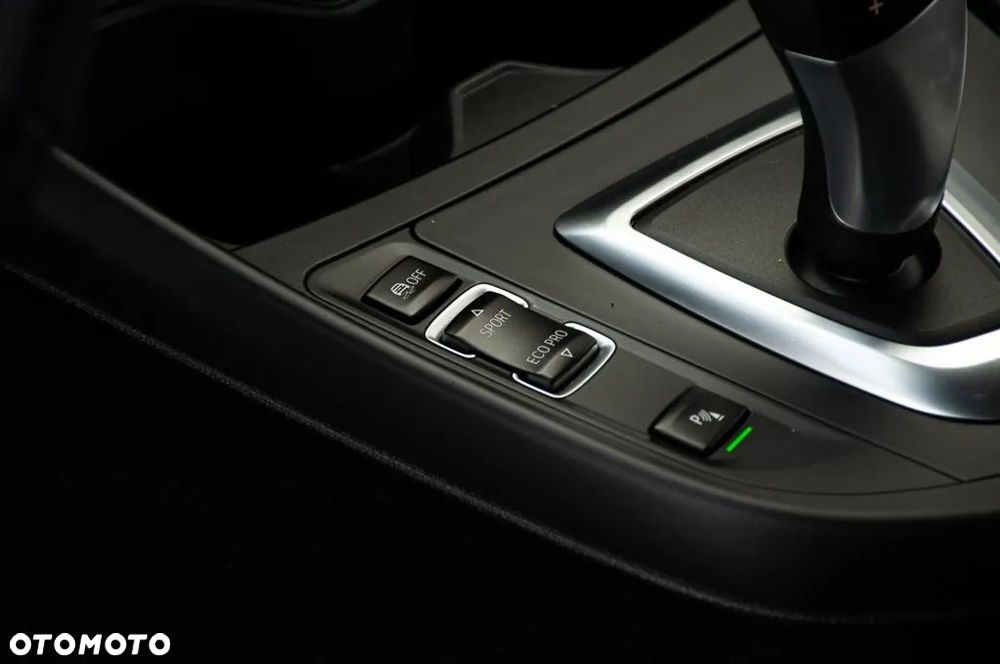 BMW Seria 1 118d Edition M Sport Shadow - 35