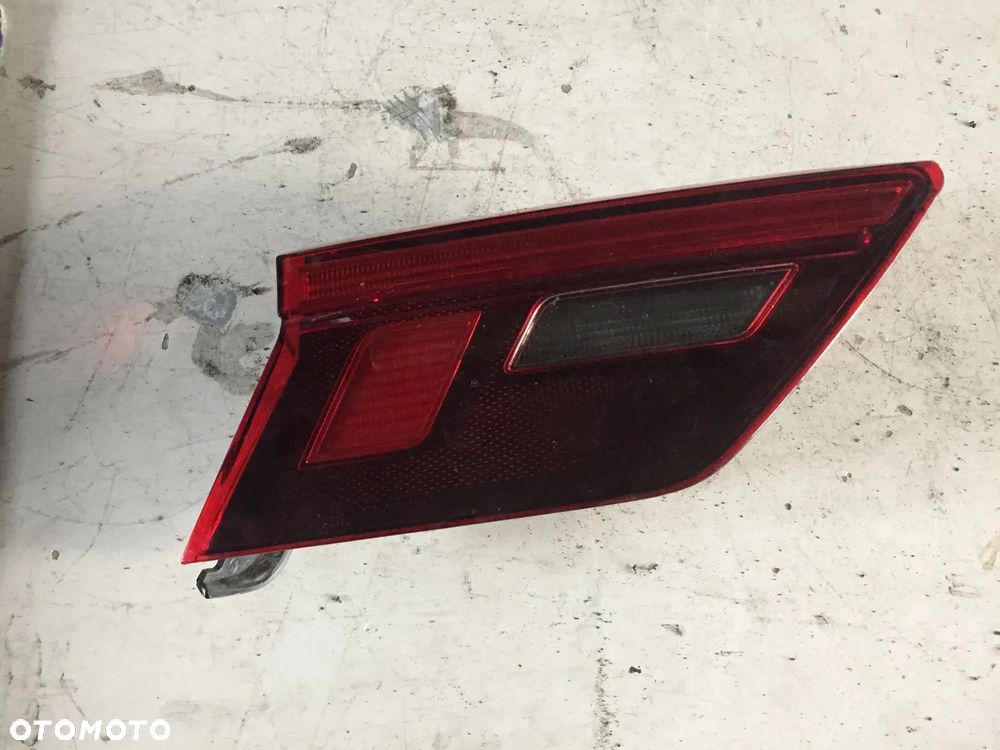 VW TIGUAN 17R LAMPA LEWA TYŁ W KLAPĘ 5NA945093F