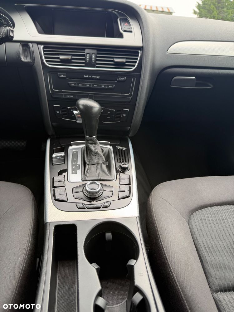 Audi A4 Avant 3.0 TDI DPF clean diesel quattro tiptron Attraction - 14