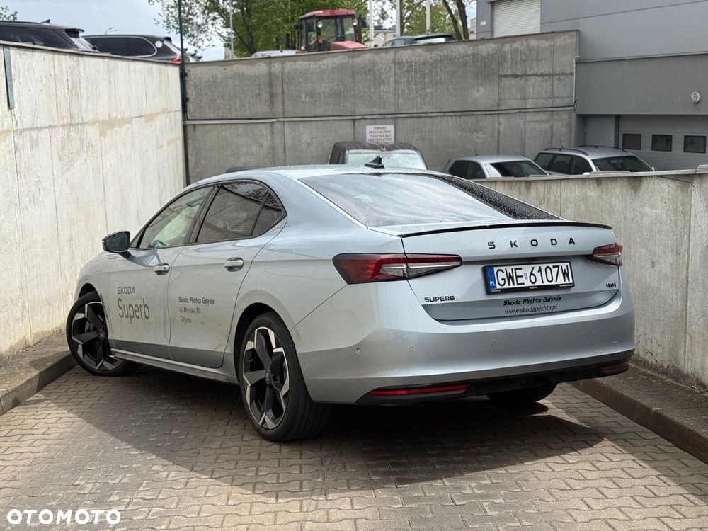 Skoda Superb 2.0 TDI SCR 4x4 Sportline DSG - 8