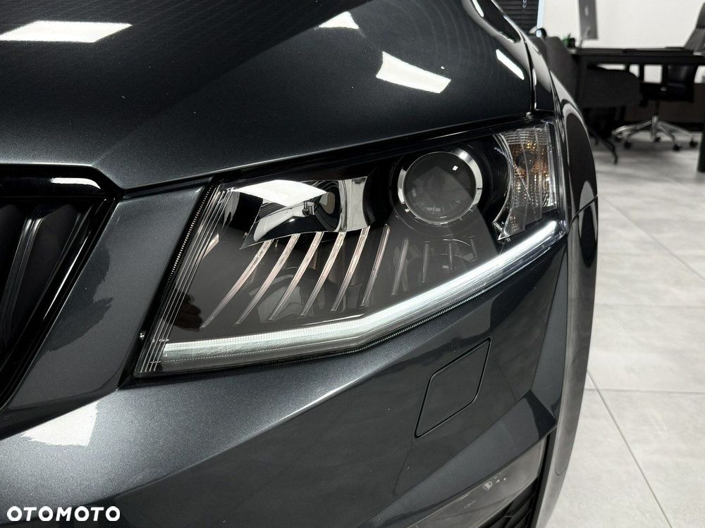 Skoda Octavia 2.0 TDI SCR 4x4 RS DSG - 9
