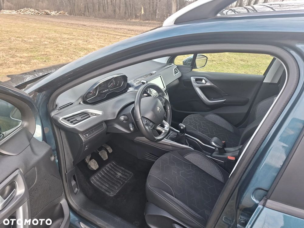 Peugeot 2008 1.6 BlueHDi Style - 10