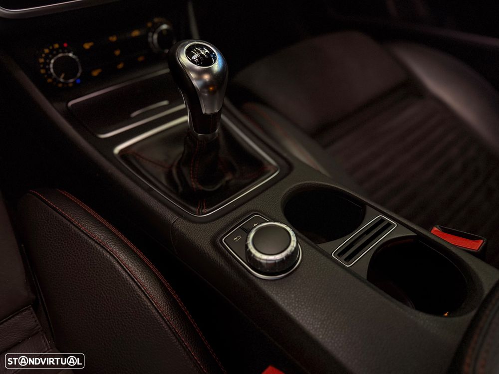 Mercedes-Benz CLA 180 d Shooting Brake AMG Line - 27