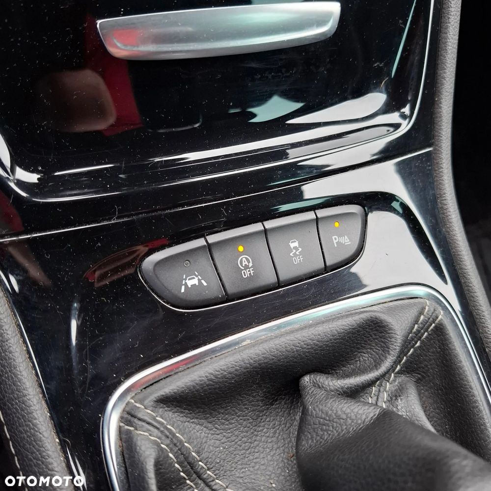 Opel Astra 1.6 CDTI Dynamic S&S - 17