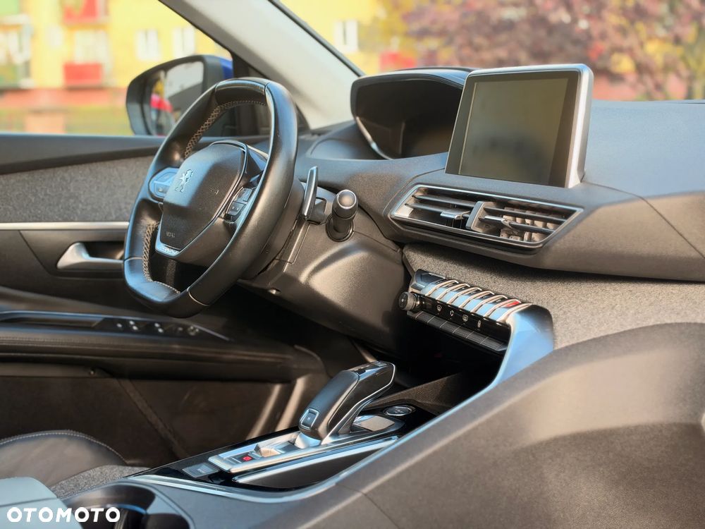 Peugeot 3008 1.2 PureTech GPF Allure S&S EAT8 - 26