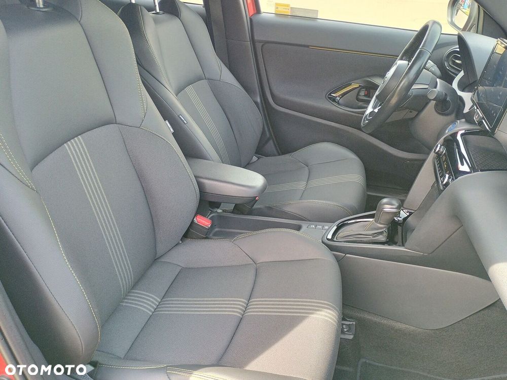 Toyota Yaris Cross - 12