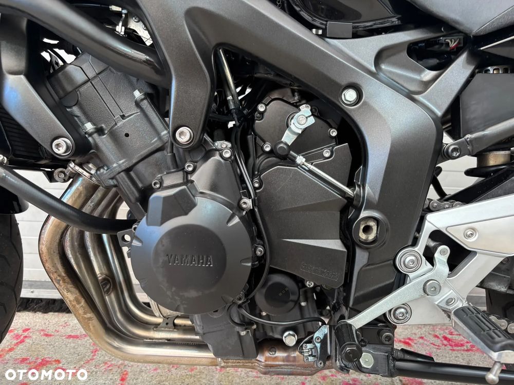 Yamaha FZ - 19