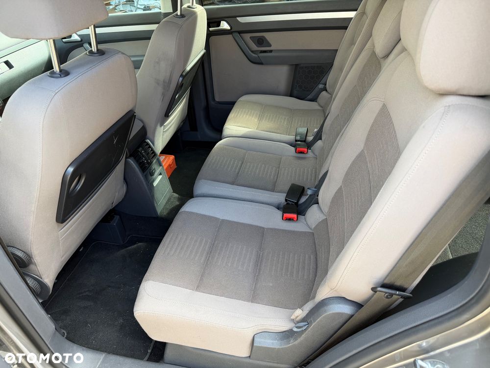 Volkswagen Touran 1.4 TSI Highline DSG - 8