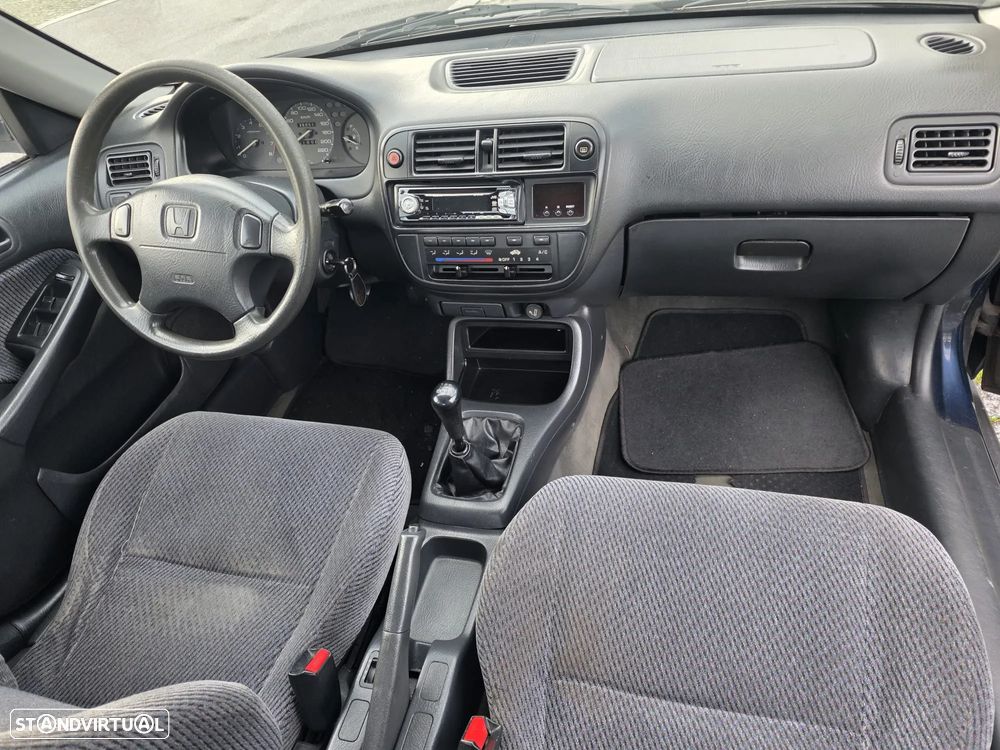 Honda Civic 1.5i LS - 6