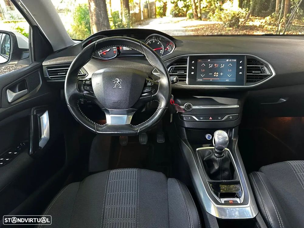 Peugeot 308 BlueHDi FAP 130 Stop & Start Allure Pack - 23