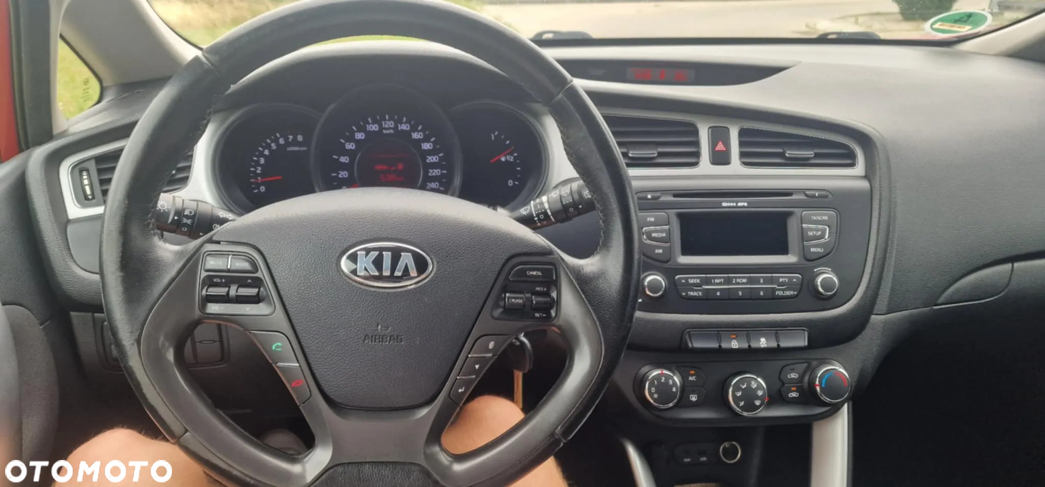 Kia Ceed - 12