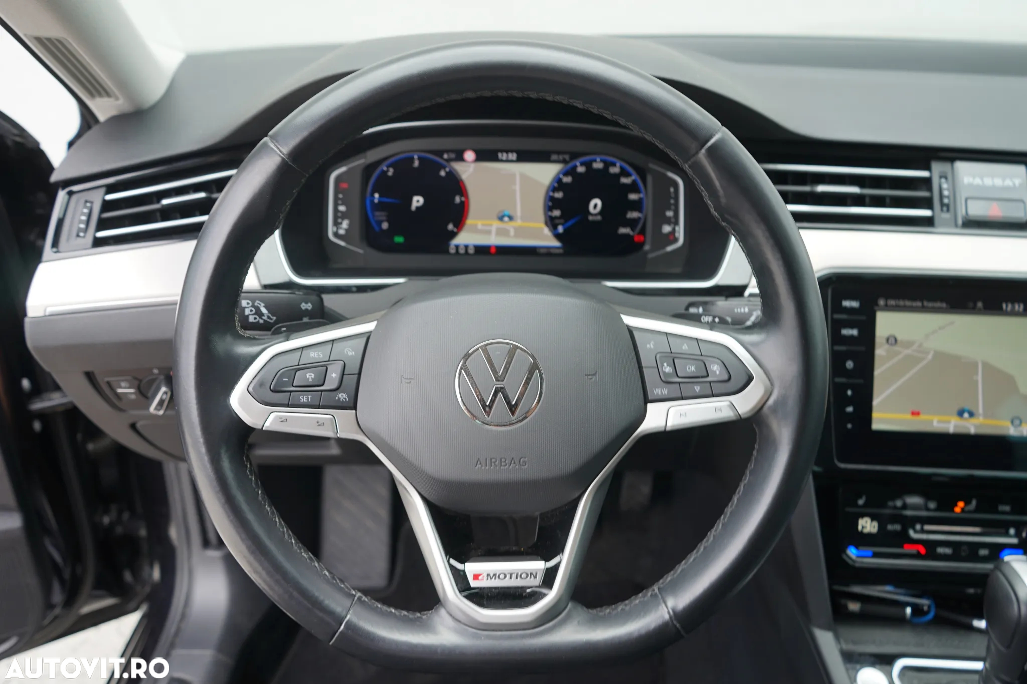 Volkswagen Passat Variant 2.0 TDI 4Mot DSG Highline - 14