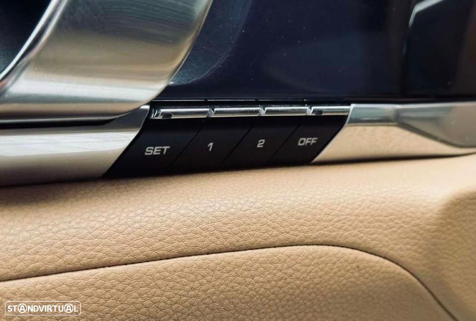 Porsche Panamera 4 PDK Platinum Edition - 28