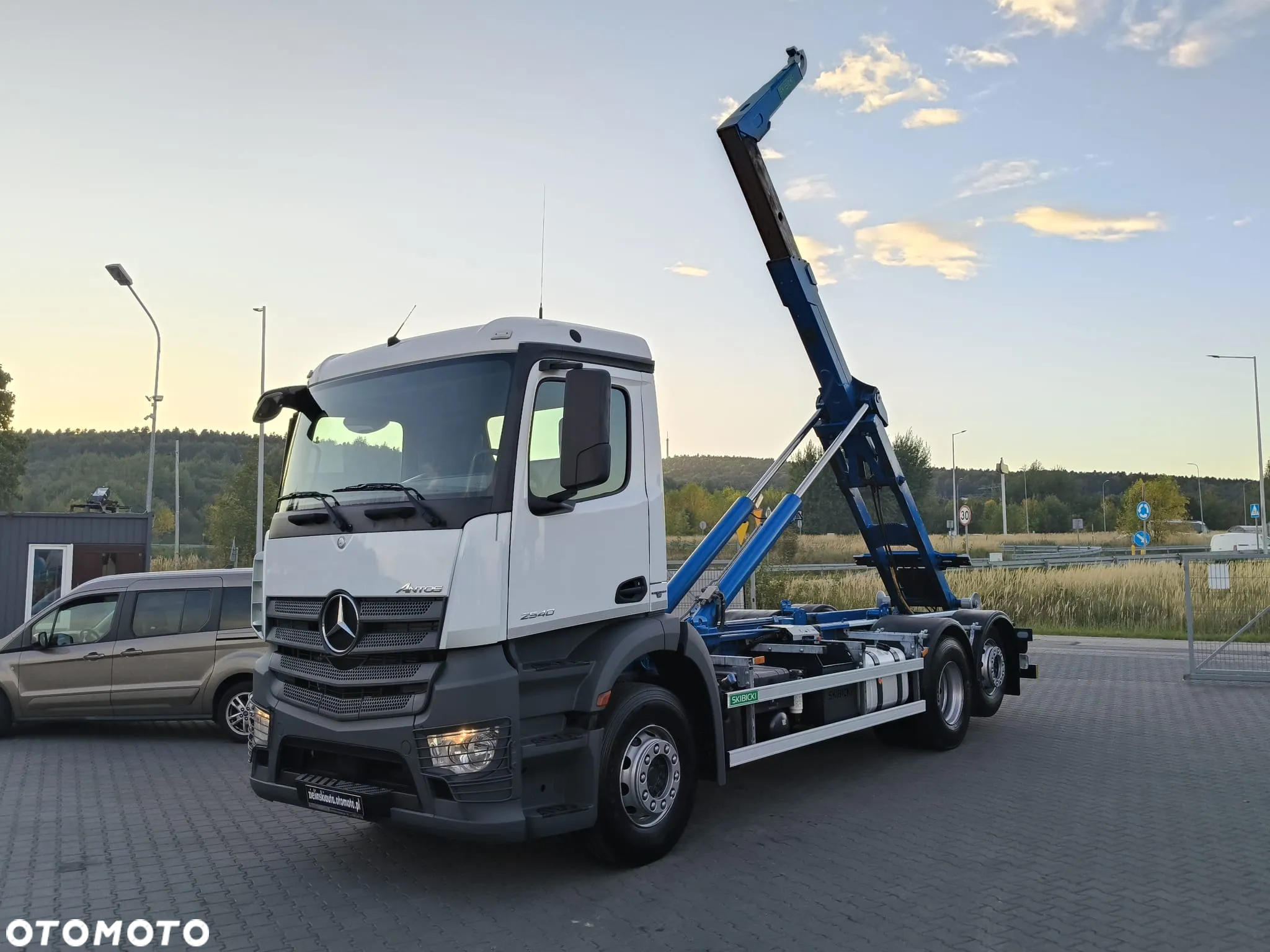 Mercedes-Benz ANTOS 2540 / 6x2 / HAKOWIEC 20t / EURO 6 / - 12