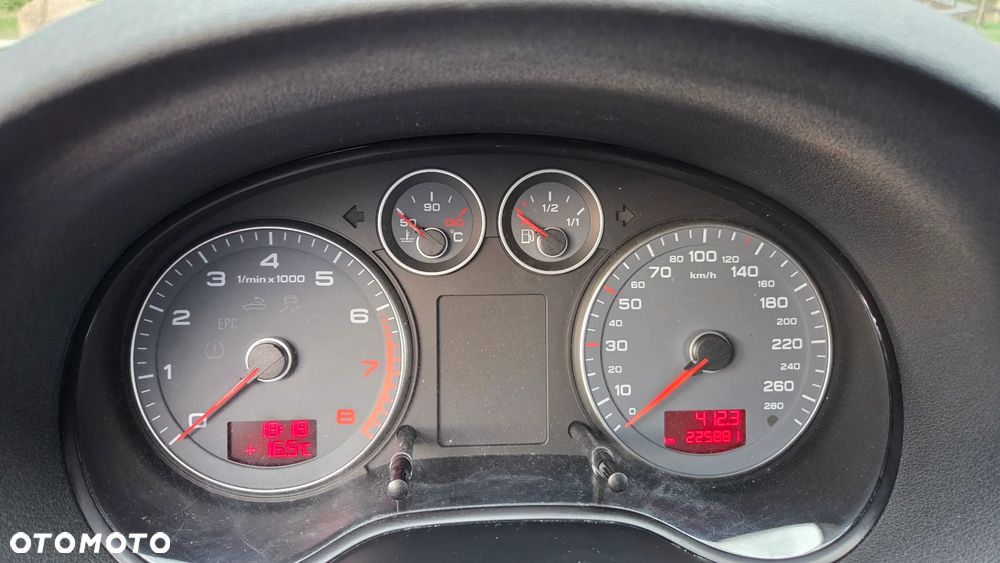 Audi A3 Sportback 1.6 Ambiente - 8