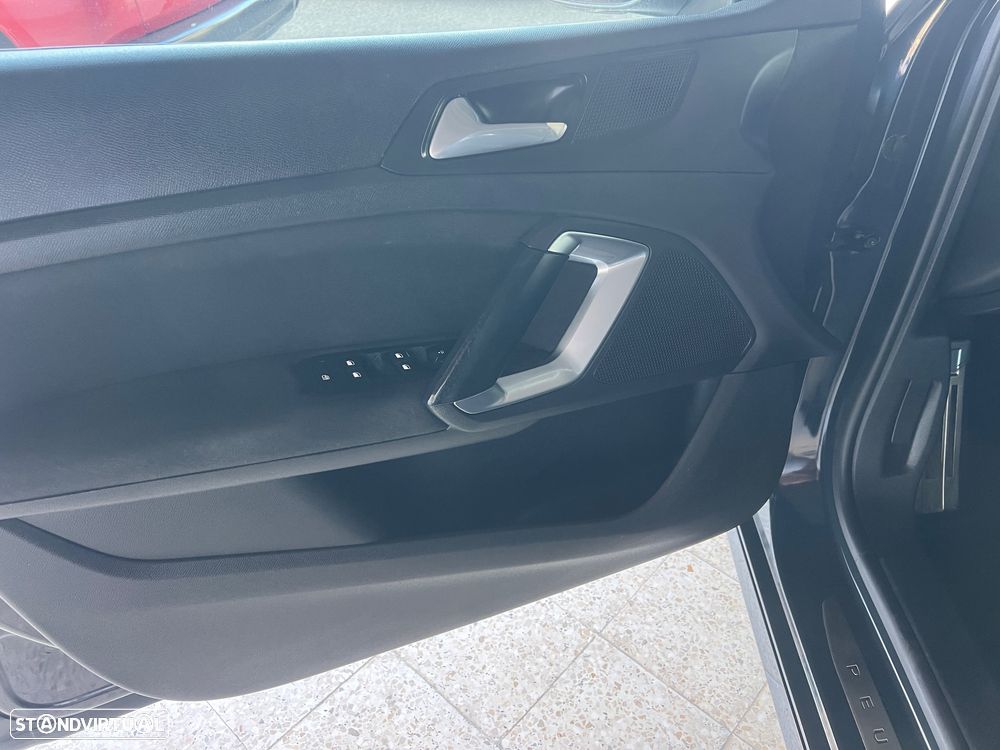 Peugeot 308 1.6 BlueHDi Allure J17 - 36